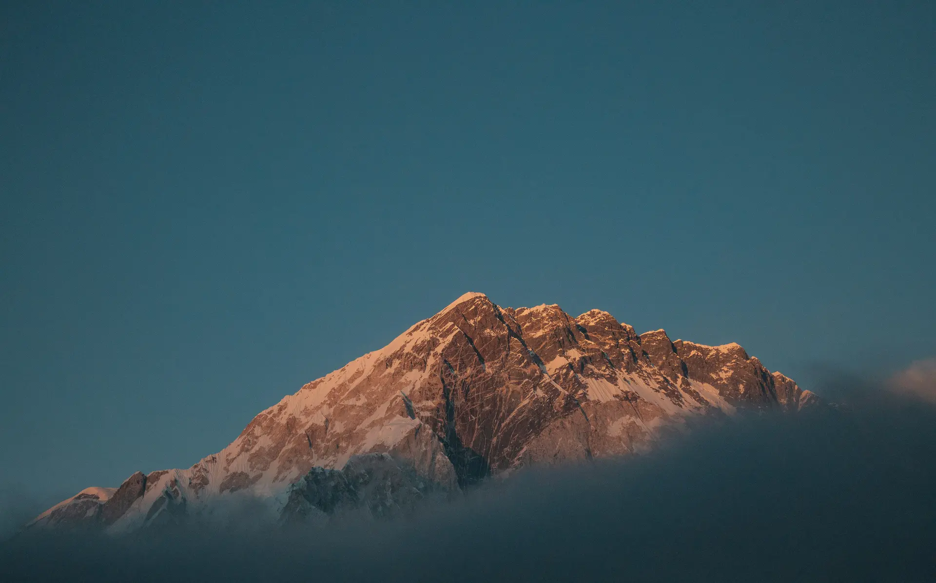 an image of the peak of mount everest